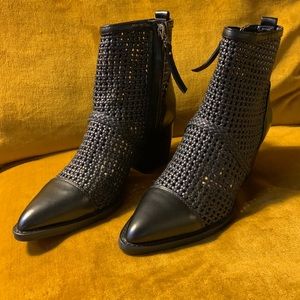 Sam Edelman Elita Bootie